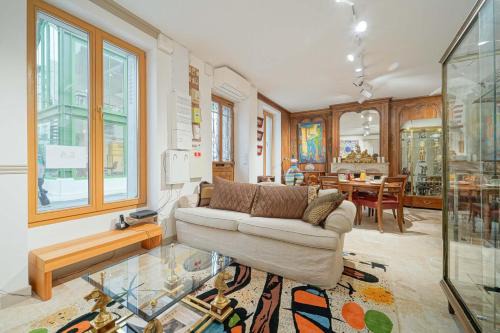 Les Puces de Saint-Ouen Casa | Chez l'Antiquaire, un repaire Arty aux Puces de Saint-Ouen
