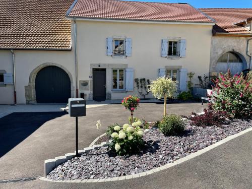 Rouvres-la-Chetive Casa | Chez la Rose luxueuse cottage avec jacuzzi