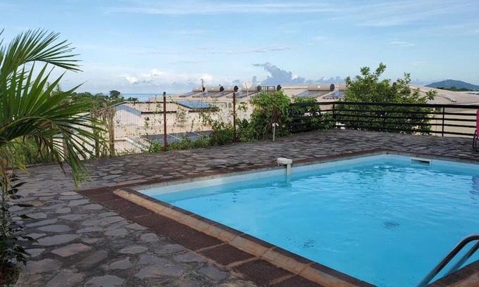 Mamoudzou Apartamento | Chez Mezz - upstanding Apartement with Pool -