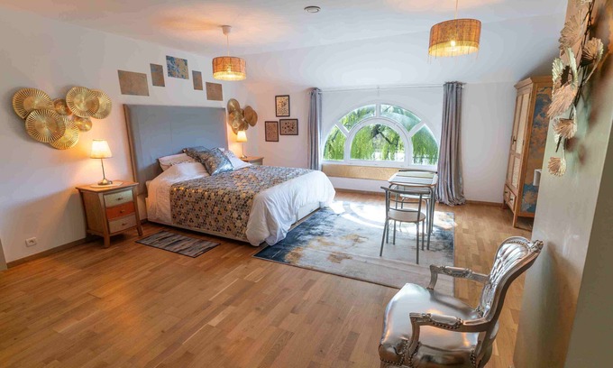 La Pomarede Cama Y Desayuno | Chez Phil, Chambres D'hôte, Chambre Thème Métal