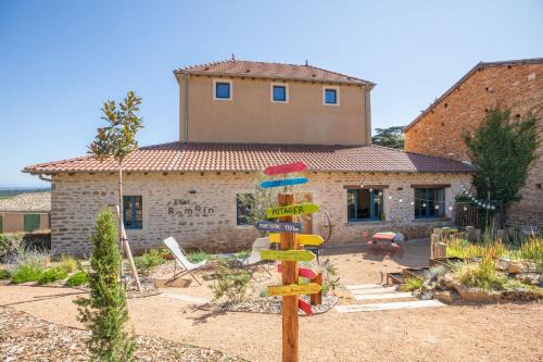 Solutre-Pouilly Casa | Chez Romain