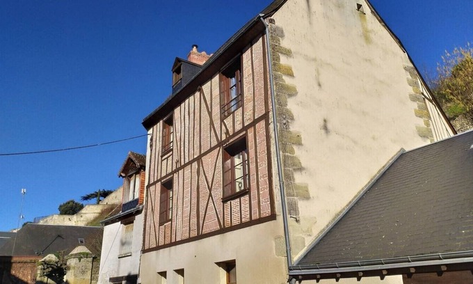 Amboise Cabaña | Chez Romane : charmant gîte au pied du château