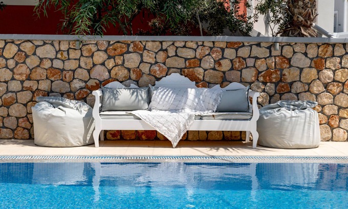 Kamari Hotel | Chez Sophie