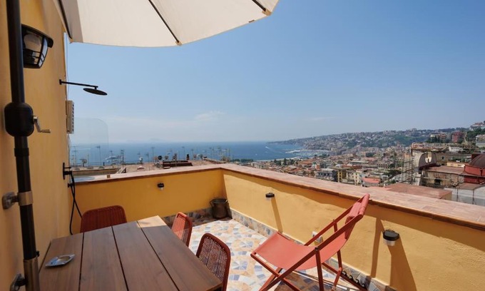Vittorio Emanuele Apartamento | Chiaia Stunning SeaView StudioFlat with 2 Terraces By HouseinNaples