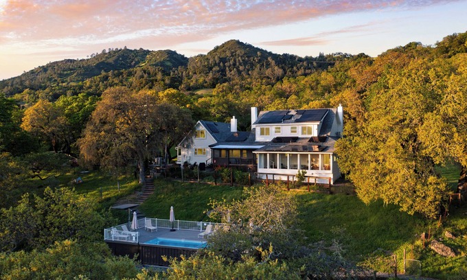 Cloverdale Casa | Chianti: Secluded Luxury Estate with Pool, Pickleball, Game Barn & Views