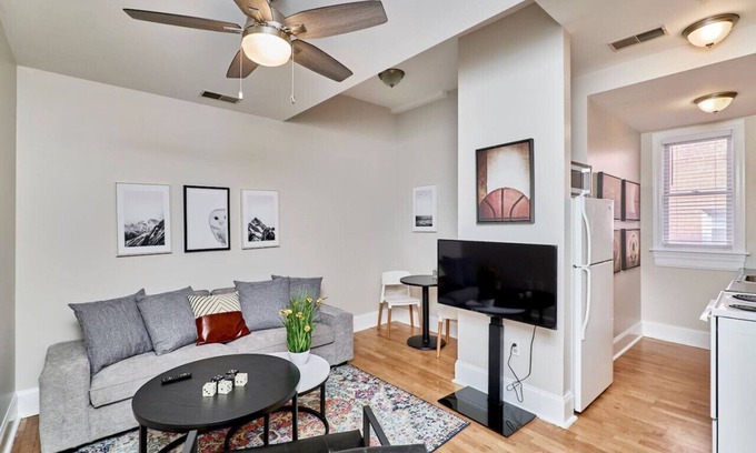 Grand Center Apartamento | Chic 1/1 apartment in Historic area, near SLU, CWE, and Grand Center-Apt G