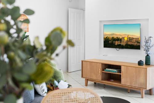 Bridgeman Downs Apartamento | Chic 1-Bed Escape with Parking Bridgeman Downs