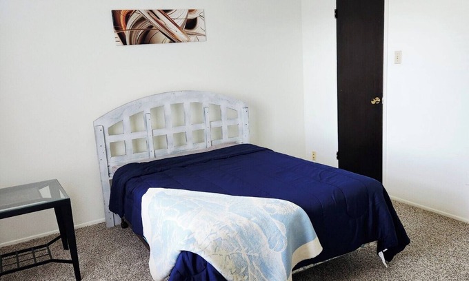 Overland Apartamento | Chic 1-bedroom corporate apartment in vibrant St. Louis close to Airport