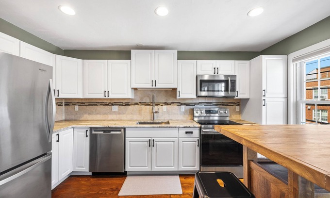 Federal Hill Apartamento | Chic 1BR Haven: Modern Elegance & Comfort