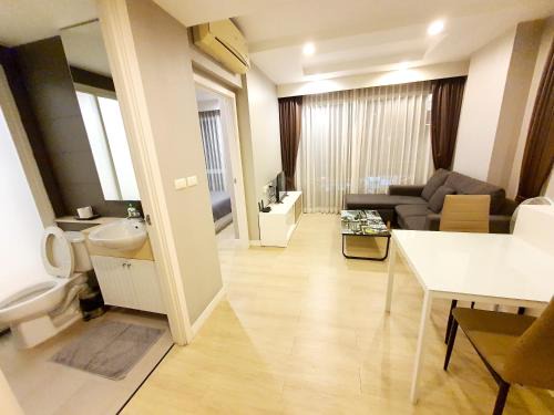 Saen Suk Apartamento | Chic 1BR near WON Beach Bangsaen