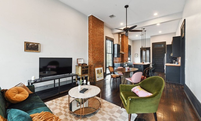 Bywater Apartamento | Chic 2-bedroom apartment in eclectic Bywater with AC, WiFi