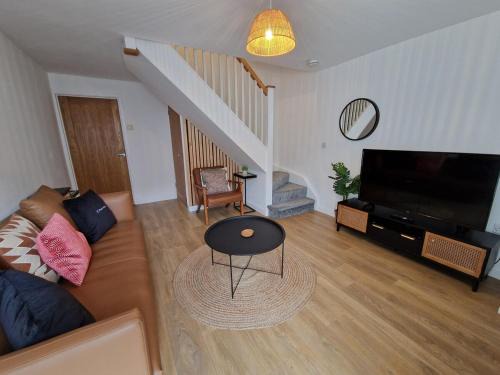 Tredegar Casa | Chic 2 Bedroom Close to Town with Free Parking