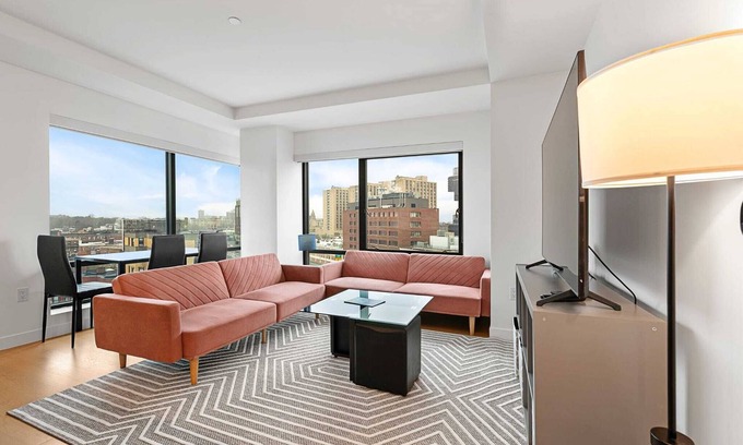 Fenway–Kenmore Apartamento | Chic 2BR/2BA Retreat in the Heart of Fenway Park