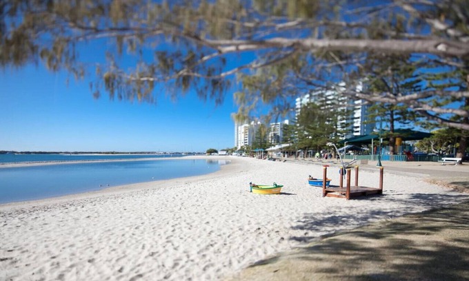 Biggera Waters Apartamento | Chic 2BR Apt Near Beach