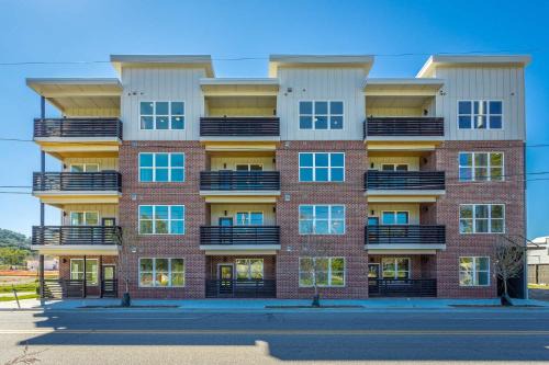 Chattanooga Apartamento | Chic 2BR at The Poplin - Southside Chattanooga