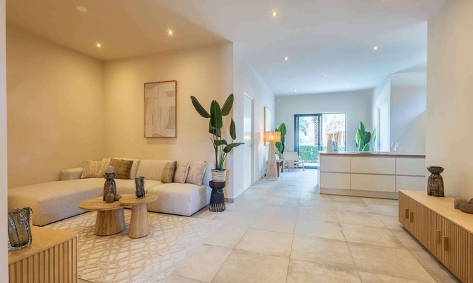 Marie Pampoen Apartamento | Chic 3BR Apartment Mambo Beach Area Stay