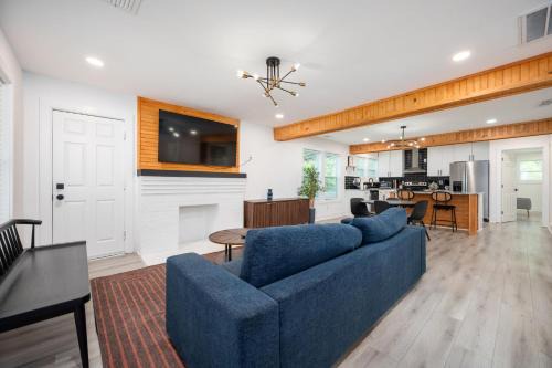 Church Street Casa | Chic 3BR Bungalow with Screened Porch & Patios