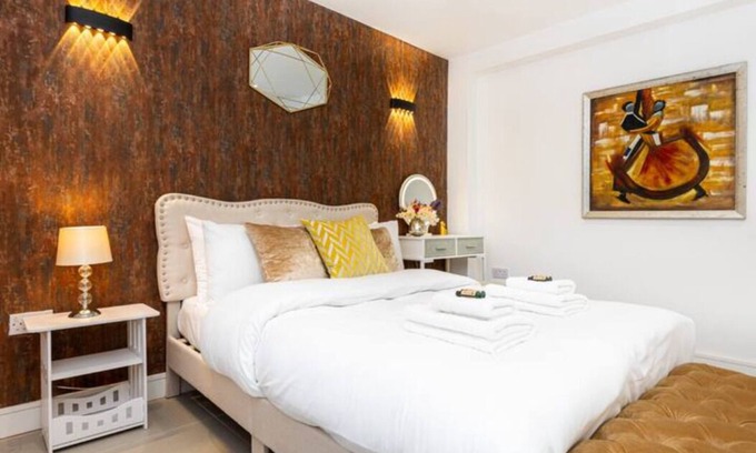 Cricklewood Apartamento | Chic 3BR w/Garden & Parking - Near Hampstead Heath