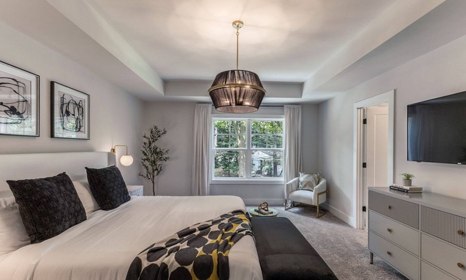 Sylvan Hills Casa | CHIC 4BR/3.5BA Home 10 min DT/Midtown/ATL Airport
