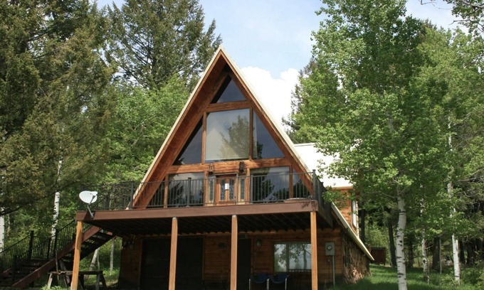 Star Valley Ranch Cabina | Chic A Frame in Star Valley WY