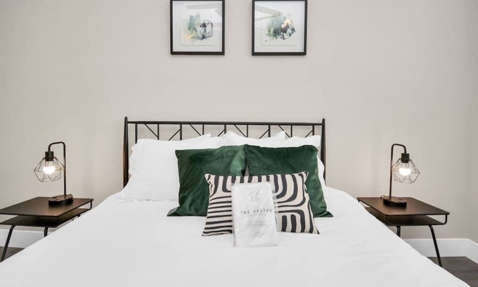 Spring Branch West Apartamento | Chic and Comfortable 1 Bedroom