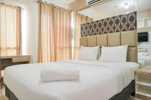 Kayu Putih Apartamento | Chic and Cozy Studio at Tifolia Apartment By Travelio