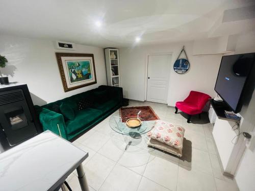 Tremblay-en-France Apartamento | Chic and Peaceful apartment Roissy Charles de Gaulle Airport 15mins-Parc des Expositions Villepinte 10mins- Disneyland 30mins