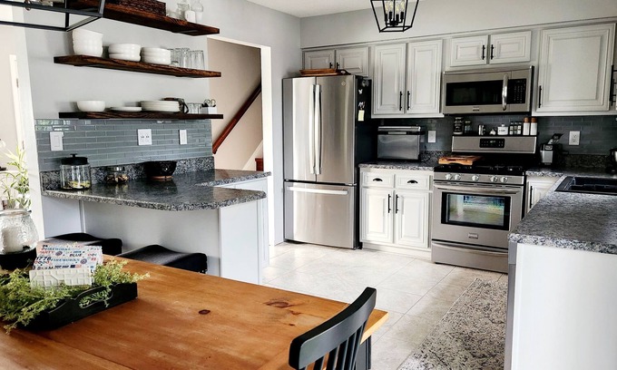 Erie Casa | Chic and Spacious 3 bedroom home located 3.4 mi from downtown Erie, PA
