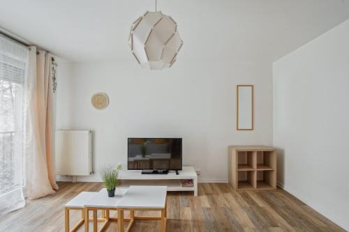 Monmousseau-Verollot Apartamento | Chic and spacious apartment with balcony