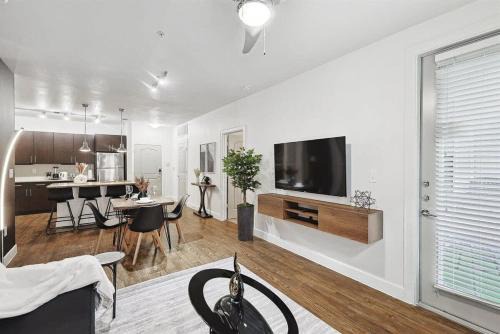 Frisco Apartamento | Chic and Stylish 2B near Legacy West Wi-Fi Fitness Pool 2260