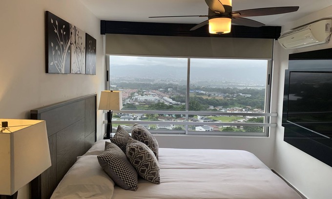 Heredia Apartamento | Vistas increíbles del APT chic cerca del aeropuerto y del centro