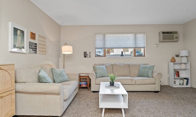 Great Falls Apartamento | Chic Central Nook in Great Falls