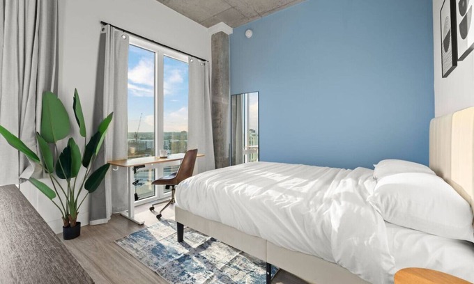 Channel District Apartamento | Chic Channelside Studio with High-Rise Views