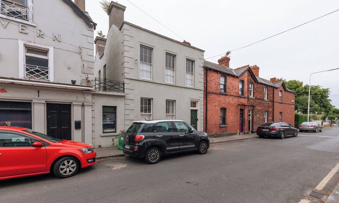 Ringsend Apartamento | Chic & Characteristic 2BD House - Irishtown