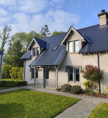 Enniskillen Casa | Chic Classy & Cosy at Lough Erne Golf Village and Resort