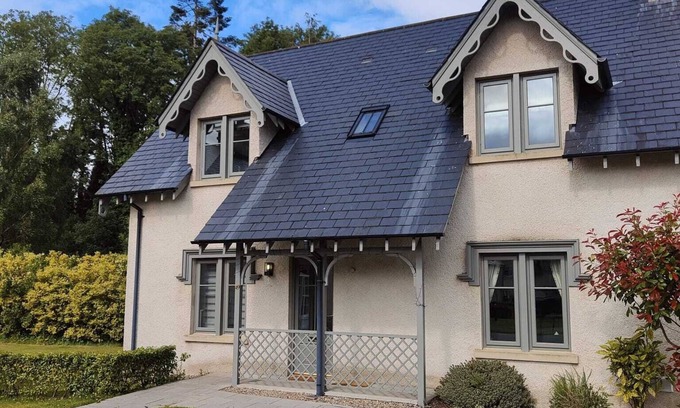 Enniskillen Casa | Chic, Classy & Cosy - Lough Erne Golf Village Resort. Boutiquey Home-from-Home