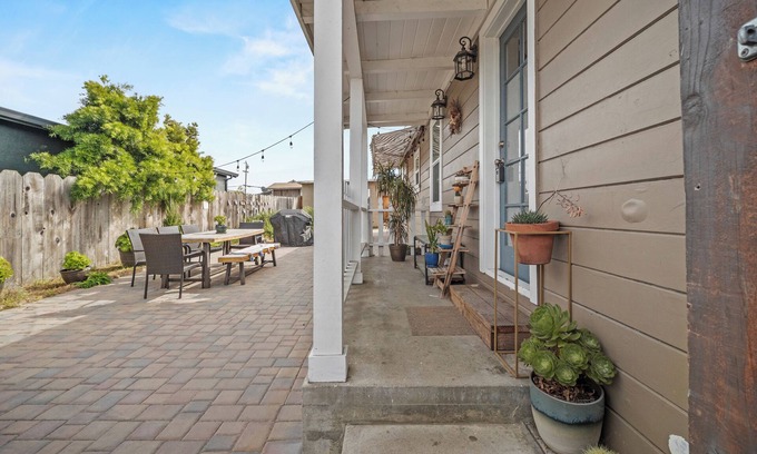 Seaside Casa | Chic comfort just a stroll from the sea!