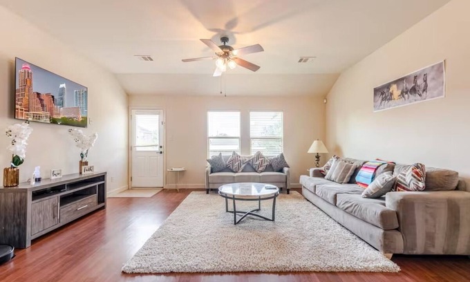 Buda Casa | Chic, Comfortable Home Steps from SXSW Fun