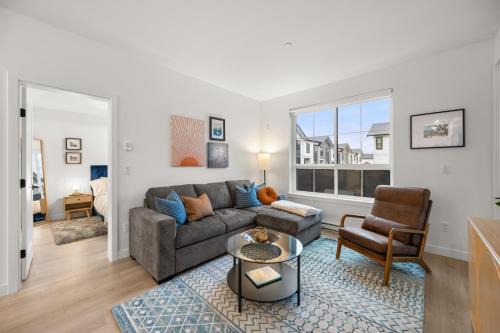 Surrey Apartamento | Chic Condo with Stylish Amenities in White Rock