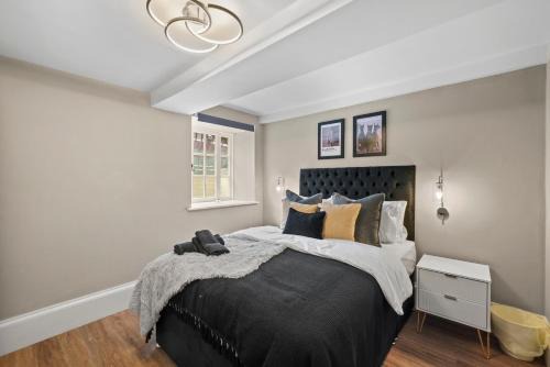 Wakefield Apartamento | Chic & Contemporary Apartment with Patio - Parking