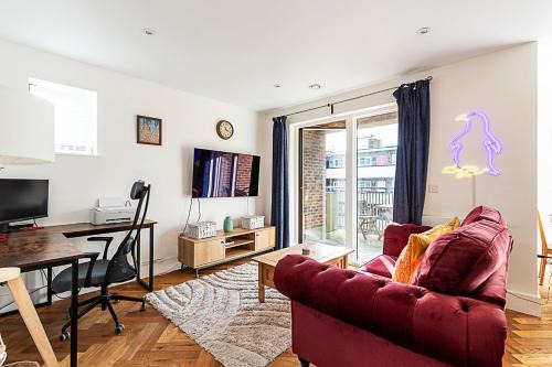 South Norwood Apartamento | Chic Crystal Palace Flat with Balcony & Workspace