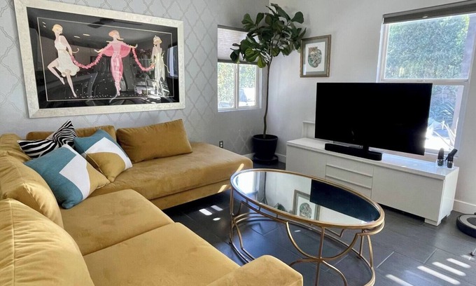 Racquet Club South Casa | Chic Desert Escape - Close to Downtown
