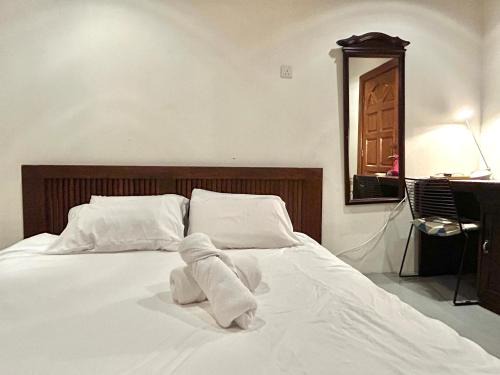 Tunku Casa | Chic Designer Room Near LRT Petaling Jaya