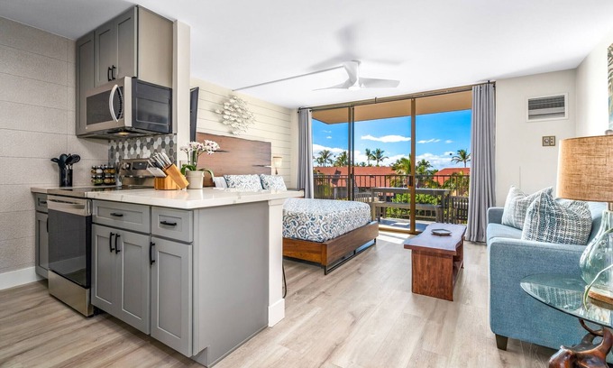 Kihei Condominio | Chic & Elegant Oceanfront Vistas