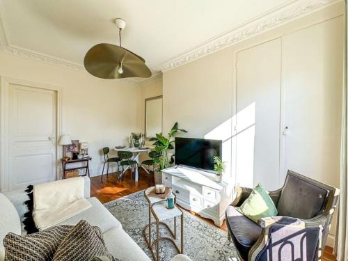 Quartier du Pont-de-Flandre Apartamento | Chic entre Histoire et Modernité