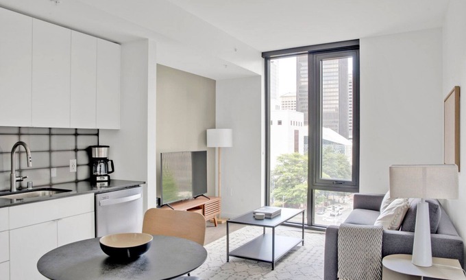 Downtown Seattle Apartamento | Chic First Hill 1BR w/ Gym & Coworking, by Blueground