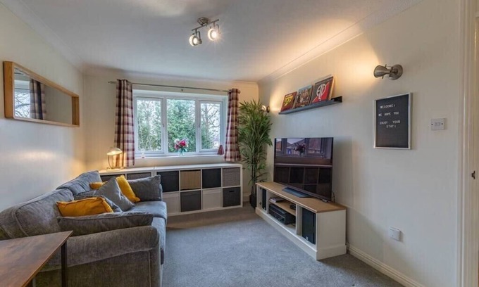 Netley Apartamento | Chic Flat in Woolston: Nr Southampton City Centre