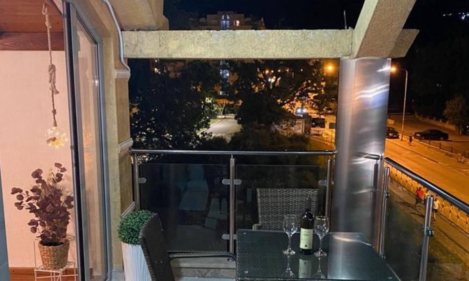 Babilonija Apartamento | Chic Flat w Balcony 10 min to Beach Greco in Budva