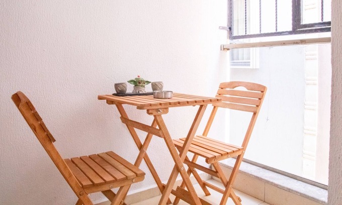 Cigli Apartamento | Chic Flat w Balcony, Central Location