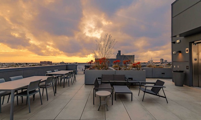 West Los Angeles Apartamento | Chic & Functional Coliving Suite UCLA Area
